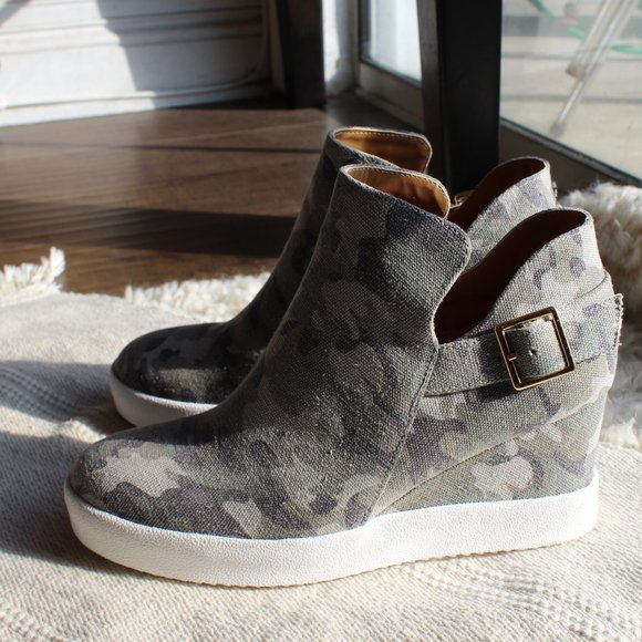 kacy camo sneaker wedge